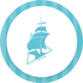 Logo con una nave stilizzata in un cerchio azzurro.